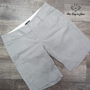 The Limited Striped Flat Front Shorts Size 4